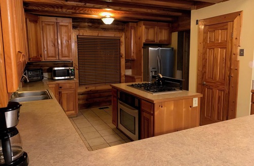 Washington Cabin | Majestic Tranquil 3-bedroom cabin for a relaxing getaway