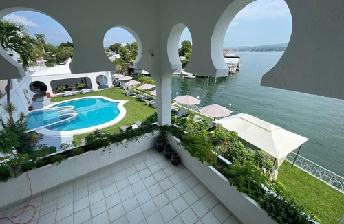 Tequesquitengo Hotel | Marina Palace Teques