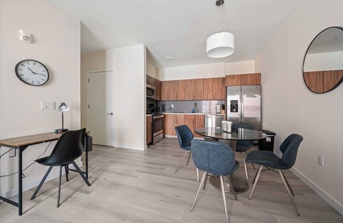 Newark Hotel | Marvelous 2BR ! Free Parking ! 30 Min to NYC