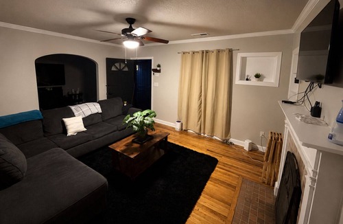 Washington Park House | Marvelous property that’s 4 minutes from downtown