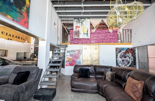 Centro House | Massive Loft- kid,pet and party friendly. Private parking. Minutes from border.