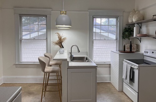 Riverside Apartment | Minutes to Everything! Charming Apartment In The Heart of Historic Riverside!!!