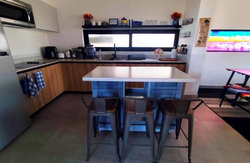 La Ventana Condo | Modern 2 bed/2 bath, 1st floor condo. nCasa Ventosos (Calypso 102).