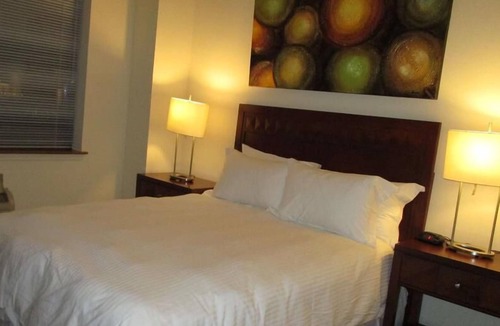 Hudson Exchange Apartment | Modern 2BR | Full Kitchen | Free WiFi | Easy access to NYC