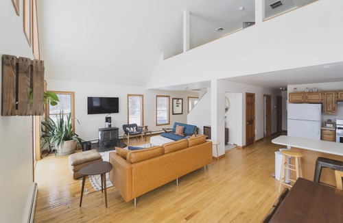 Pine Bush House | Modern 5 Acre Farm Retreat with Game Room, Views, Privacy, and Proximity!