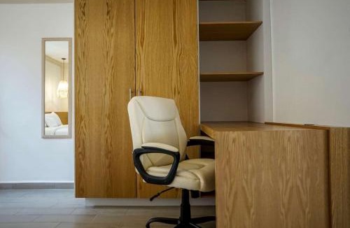 La Cruz Apartment | Modern Apartment with Home Office in Prime Location