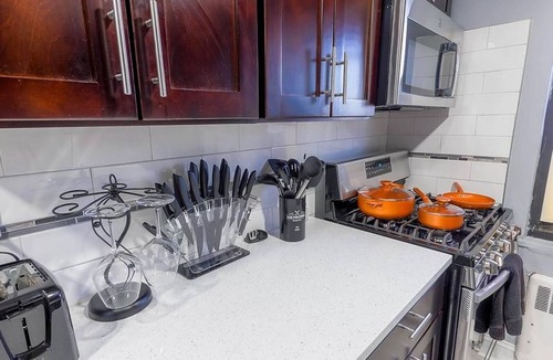Hasbrouck Heights Apartment | ★Modern Apt 10 min to American Dream Mall! Near NYC & EWR Airport★