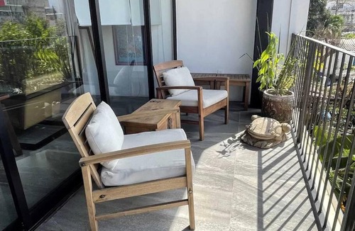 Colonia 5 de Diciembre Apartment | Modern city living close to EVERYTHING