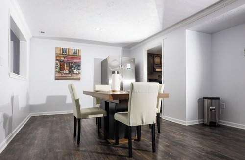 South Gate House | Modern Comfort Cozy Living & Calm, Stylish Design - Entire Home 12 Min to BWI