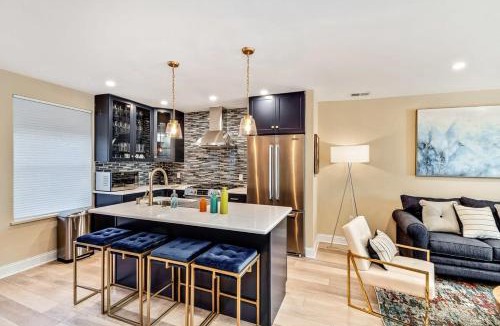 Powelton Village House | Modern Downtown Retreat 5BR-5Baths