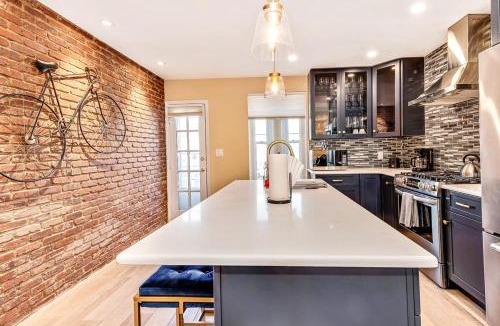 Powelton Village House | Modern Downtown Retreat 5BR-5Baths