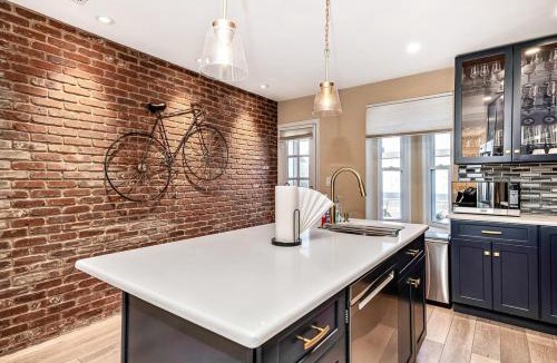 Powelton Village House | Modern Downtown Retreat 5BR-5Baths