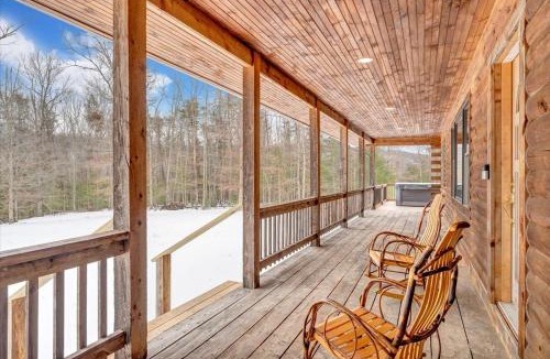 Hot Springs House | Modern Mountain Cabin, Hot Tub, Hot Springs, VA