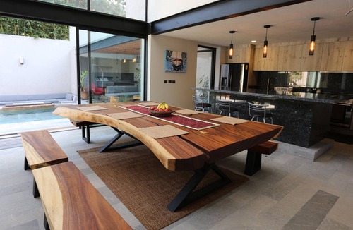 Avandaro House | Modern New Luxury Private Villa for Family Fun - Pool, Jacuzzi, King Beds, Patio