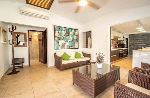 Xochitepec House | Modern Villa Family Fun Jacuzzi, Pool & Garden