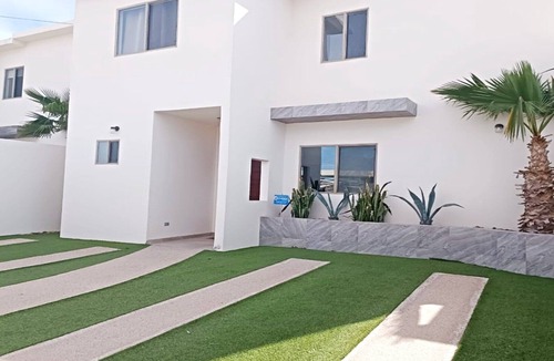 Durango House | Moon House F4: Spacious 3-Bdr House in Downtown