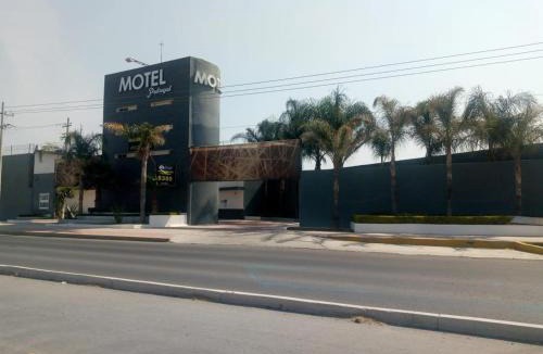 San Juan del Rio Hotel | Motel Pedregal Suites