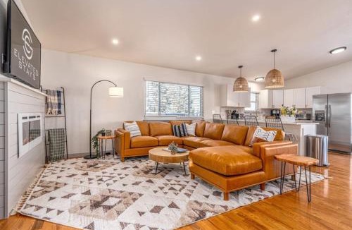 Doubleheader House | Mountain Top Getaway W Hot Tub