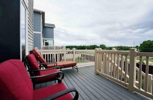 Green Valley Ranch House | Mountain View house with, Jacuzzi, 5 beds 3.5 bath near Airport