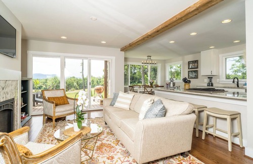 Front Royal House | Mountain-View Retreat w/Hot Tub/Front Royal