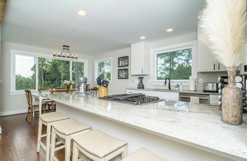Front Royal House | Mountain-View Retreat w/Hot Tub/Front Royal