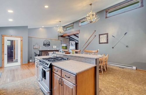 Union Dale House | Mountain Views, Private Pond, Mins 2 Elk Mountain