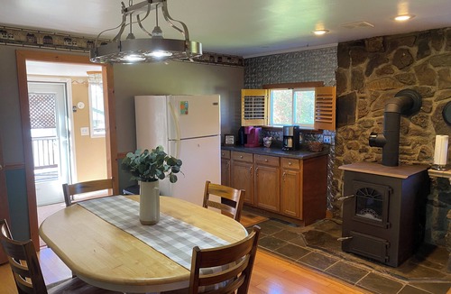 Rock Cave Cabin | Mt Ridge Cabin, peaceful and serene! Spacious 4 bedrooms! New hot tub!