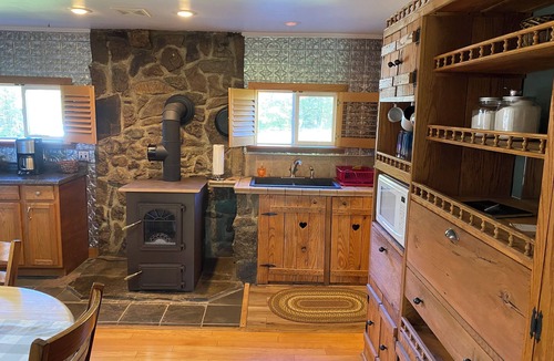 Rock Cave Cabin | Mt Ridge Cabin, peaceful and serene! Spacious 4 bedrooms! New hot tub!