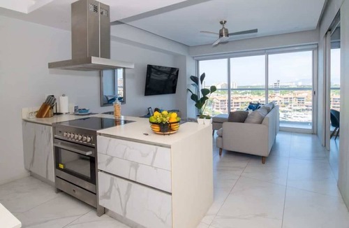 Isla Iguana Apartment | Nautico Condo, Nice Marina View, Rooftop Pool, Gym