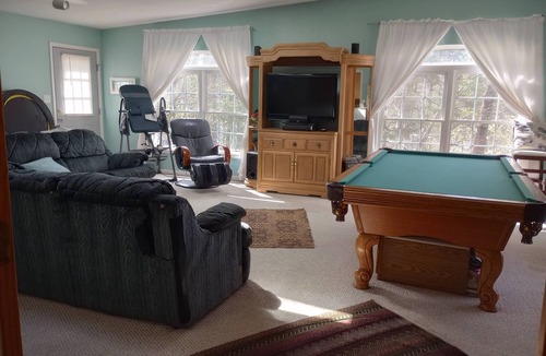 High Point House | NC Lake Retreat near HPU & downtown High Point - sleeps 13