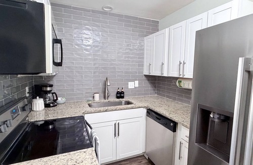 Arlington House | Nest on Newell - Centrally Located