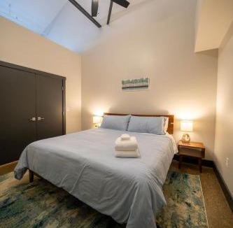 Buchanan Apartment | New 1 Bedroom Apartment Near Brewery - River - Downtown