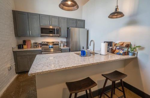 Buchanan Apartment | New 1 Bedroom Apartment Near Brewery - River - Downtown