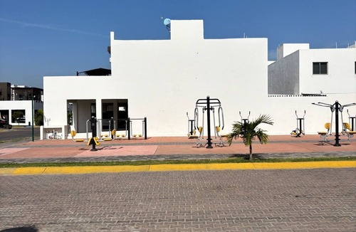 Sin Nombre House | New 3-bedroom townhome w/AC, WiFi, in Mazatlan. Fitness room, pool, club house
