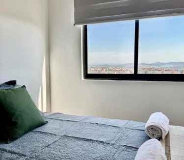 El Marques Apartment | New Bamboo Skyline Business & Pool