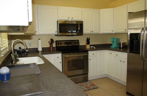 Crystal River House | NEW!Calming & Peaceful Retreat for R&R*Huge backyard* Minutes to Activities