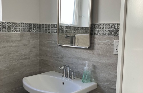 Brighton Beach Apartment | New Studio NYC 45 min by Subway , Brooklyn, Brighton Beach