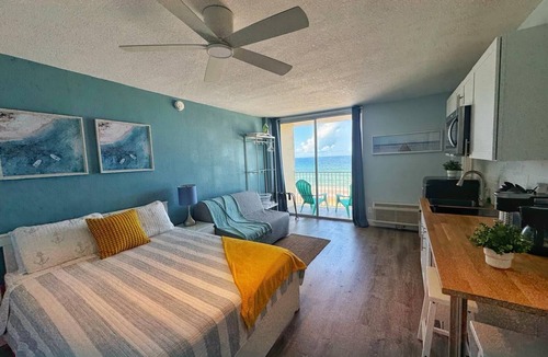 Bostwick Park Apartment | NEW! Stunning Ocean Front Studio Private Balcony