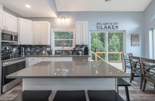 Mount Gilead House | New, waterfront, family size lake house in a quiet cove at Lake Tillery.