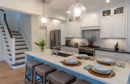 Eastport House | Newly renovated townhome with a fenced yard, gas grill, washer/dryer, central AC