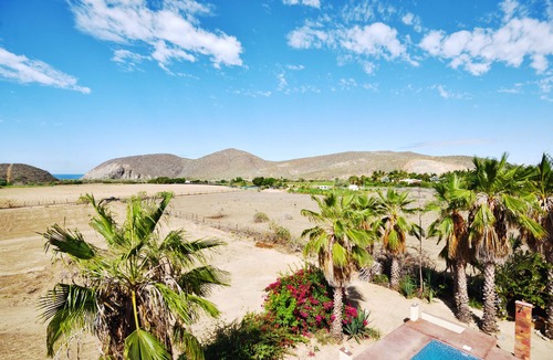 El Pescadero Apartment | Nice studio in San Pedrito Area with swimming pool and parking on the property.