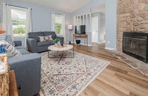 Northeast Raleigh House | North Raleigh 3 bedroom home, pet friendly