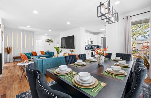 Constable Hook Apartment | NYC 20min | Free Parking | Hot Tub | EWR 15min