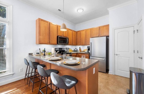 Greensboro Condo | NYC Loft in Downtown - Private & Quiet