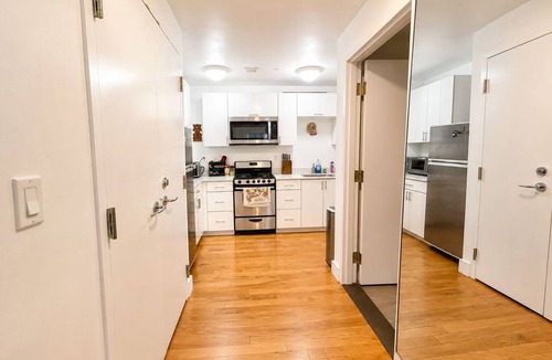 Central Park North Apartment | NYC Studio with Private Bathroom & Kitchenette