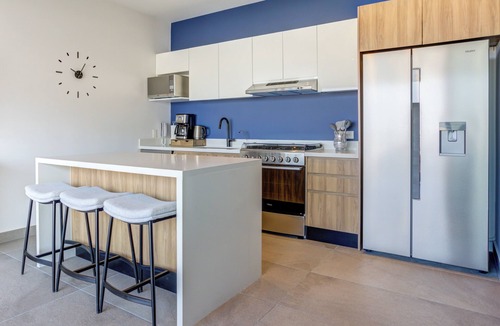 El Caloso Apartment | Oasis Rooftop Pool Ocean Views, Balcony Nr Romantic Zone