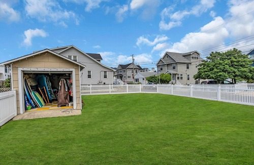 Sea Bright House | OCEAN FRONT BEACH HOUSE 4 bedroom, 3 Bath