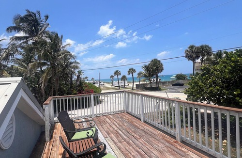 Interchange Square House | Ocean View Cottage with Rooftop Deck