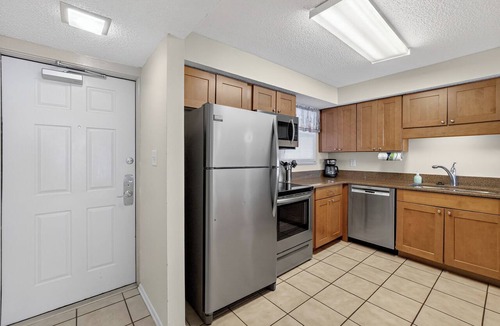 Satellite Beach Condo | Oceanfront 2BR Condo w/Private Balcony at Paradise Beach Club, Unit 341