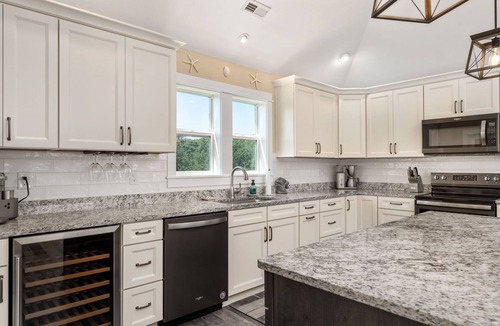 Whalehead Beach House | Oceanside,Pool,Spa,PinBall,7MinWalk2Beach&Sound New